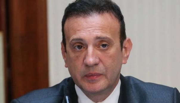 Kazniti Dodika kao personifikaciju negiranja genocida