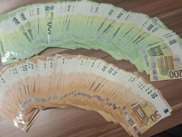 Visoka kazna za državljanku BiH zbog neprijavljene gotovine na granici