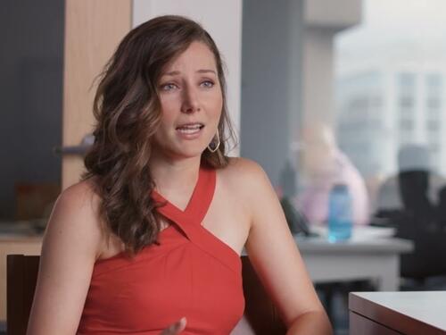 Kći poginulog CIA operativca kritikuje memove Bijele kuće o ratu u Iranu