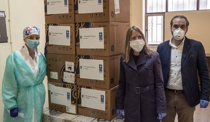 KCUS-u uručeno 10 EKG uređaja čiju je nabavku finansirala Norveška