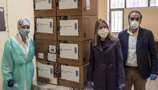 KCUS-u uručeno 10 EKG uređaja čiju je nabavku finansirala Norveška