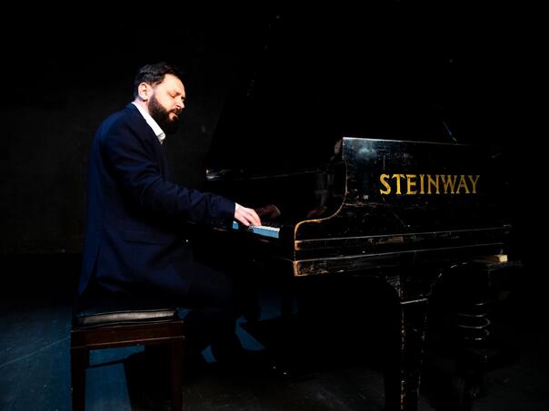 Kenan Tucić objavio spot za pjesmu 'Kriška mjeseca'