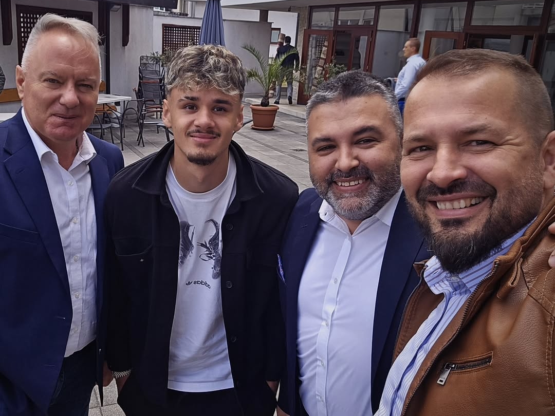 Kerim Alajbegović stigao u sarajevo: Džuma, šetnja i susret s navijačima