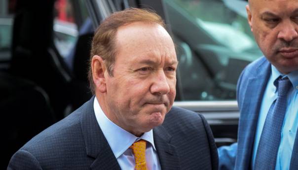 Kevin Spacey oslobođen optužbi za seksualno uznemiravanje