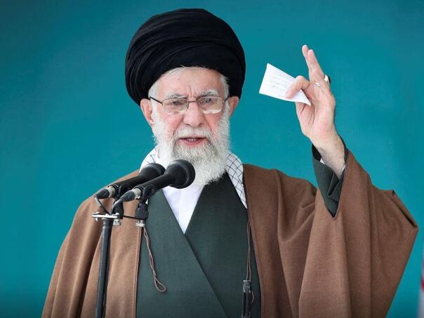 Khamenei: Trump je odgovoran za smrtne slučajeve