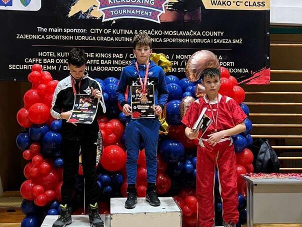 Kickboxing centar 'Bihać' ostvario izuzetne rezultate na 25. međunarodnom turniru 'Kutina Open 2024'