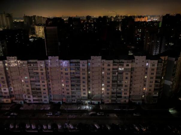 Kijev u mraku: Velik dio grada nema struju, ljudi u skloništima