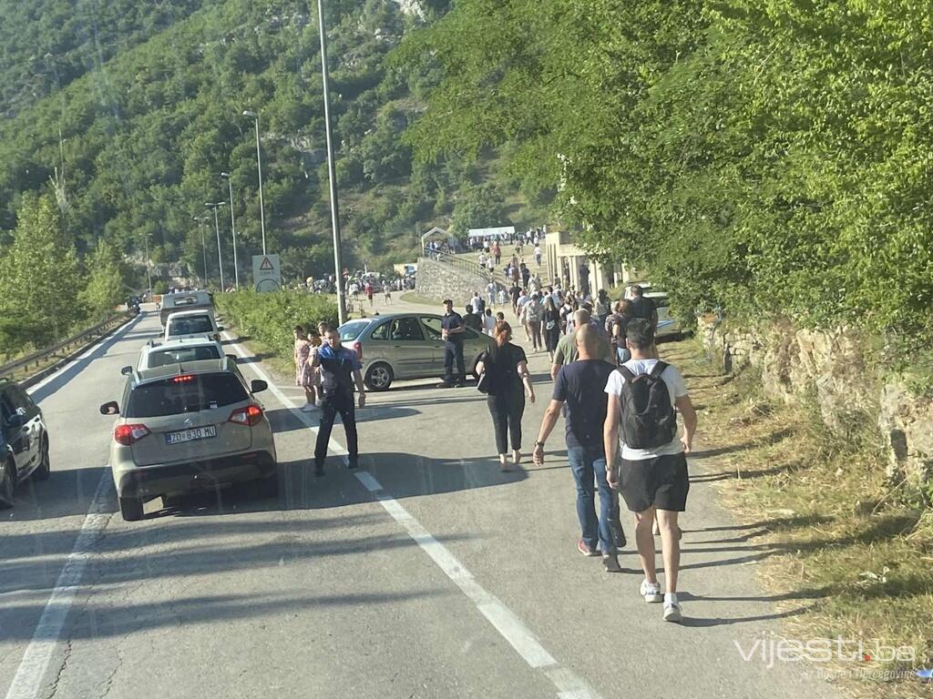 Kilometarske kolone kod Jajca: Sutra blagdan svetog Ive