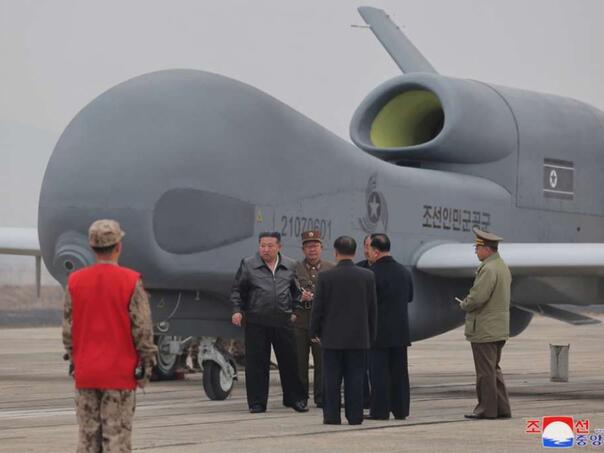 Kim Jong Un nadzirao testiranje samoubilačkih i izviđačkih dronova s AI