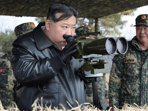 Kim Jong-un naredio masovnu proizvodnju dronova samoubica