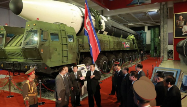 Kim Jong-un obećava izgradnju 'nepobjedive vojske'