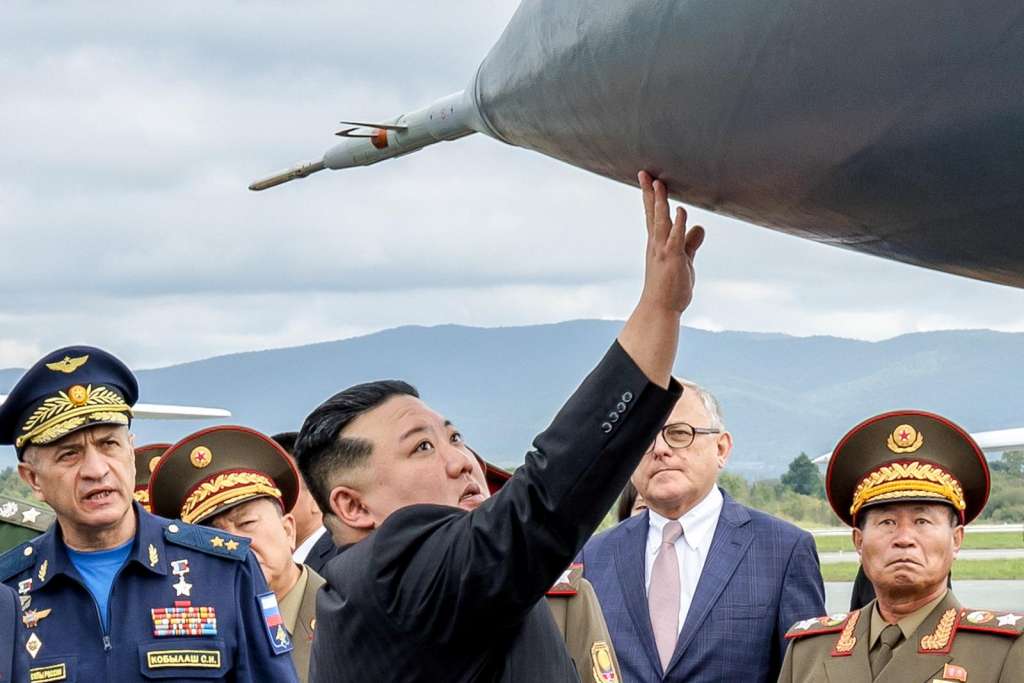 Kim Jong Un posjetio rusku Pacifičku flotu
