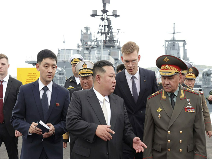 Kim završio posjetu Rusiji: Dobio pancir i dronove kamikaze