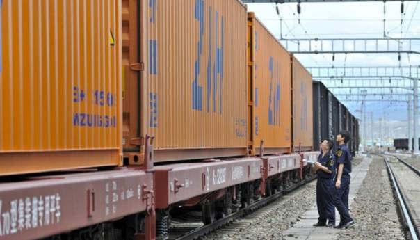 Kina će prepoloviti visinu carina na američke proizvode