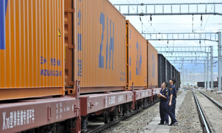 Kina izgurala SAD s pozicije glavnog trgovinskog partnera EU