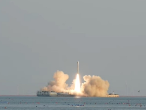 Kina lansirala četiri satelita u svemir s mora