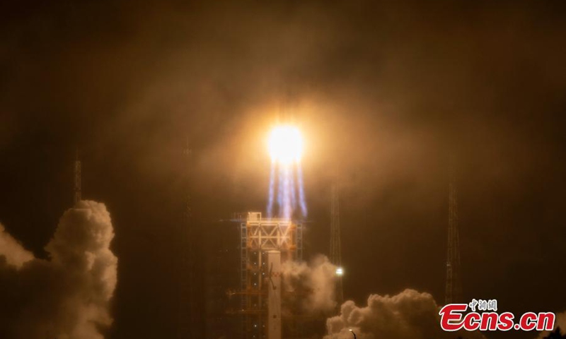 Kina lansirala tri satelita u orbitu