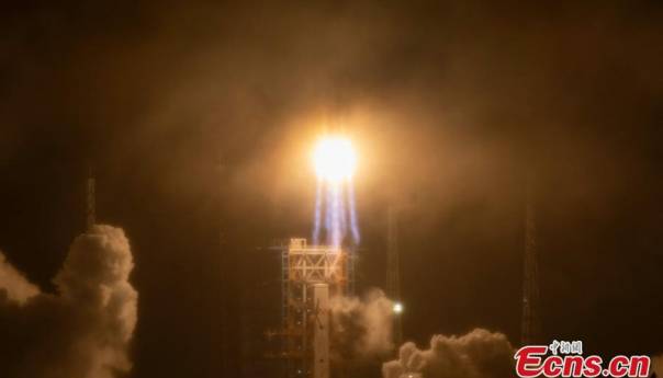 Kina lansirala tri satelita u orbitu