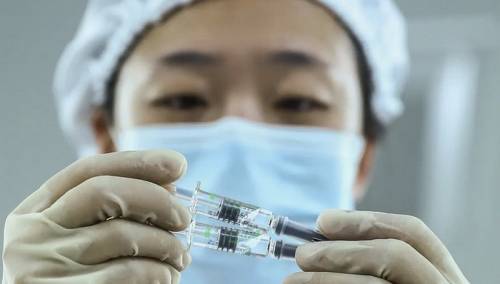 Kina počela upotrebljavati vakcinu protiv koronavirusa koja se udiše