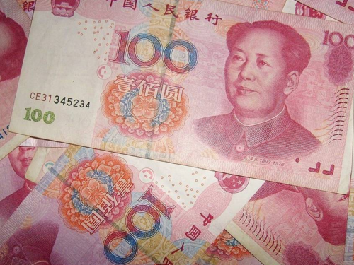 Kina sprema "udar" na dolar