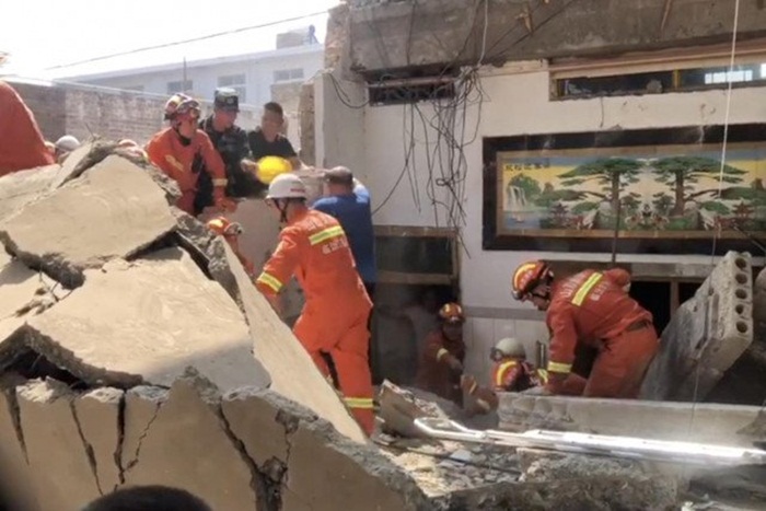 Kina: Urušio se objekat restorana, poginulo 13 osoba