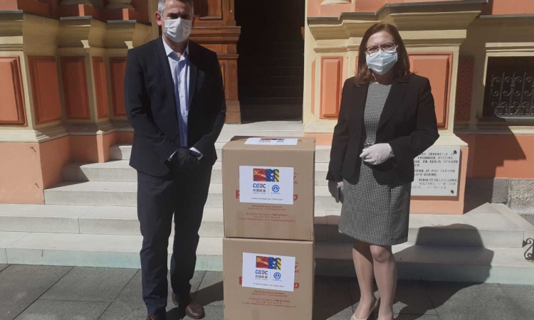 Kineska ambasada donirala Brčkom 4.000 maski
