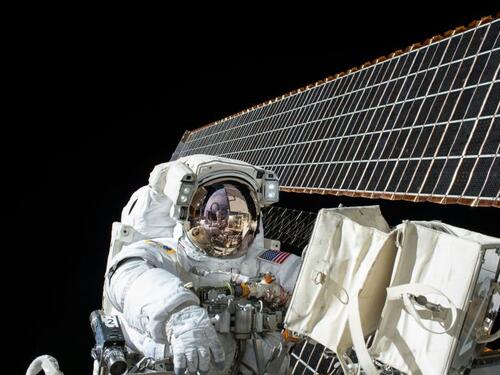 Kineski astronauti ostali 'zaglavljeni' u svemiru