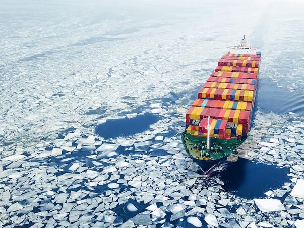 Kineski brod kreće na probnu plovidbu kroz Arktik prema Evropi