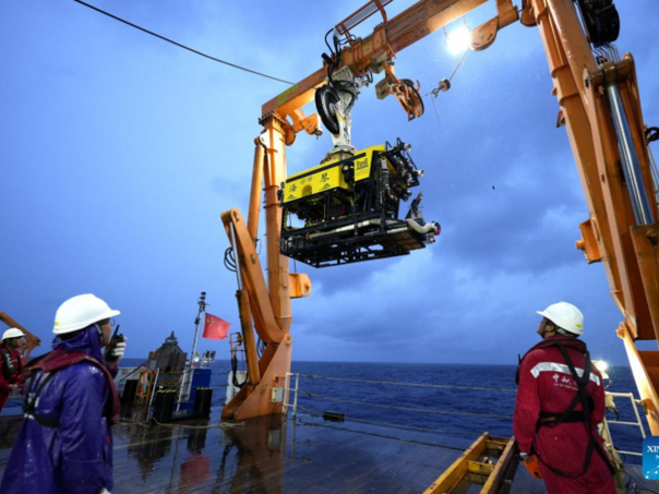 Kineski istraživač dubokog mora završio misiju u Južnom kineskom moru