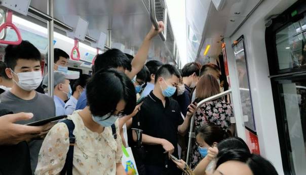 Kineski zdravstveni stručnjaci upozoravaju na nove varijante COVID-a usred porasta slučajeva