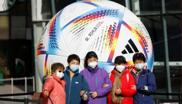 Kinezi cenzurišu prikazivanje gledatelja bez maski na SP-u u Kataru