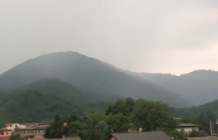 Kiša gasi požar: Pljusak u Jablanici