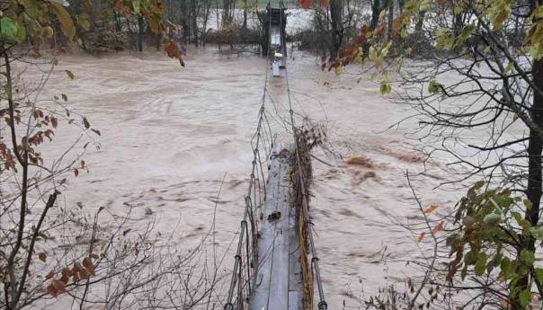 Kiša izazvala probleme u Konjicu, situacija nije alarmantna