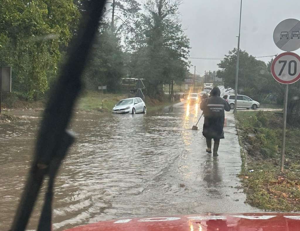 Kiša napravila probleme u Mostaru, Čitluku, Neumu...   