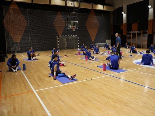 Kiša "Zmajeve" otjerala u dvoranu, prvi trening u zatvorenom