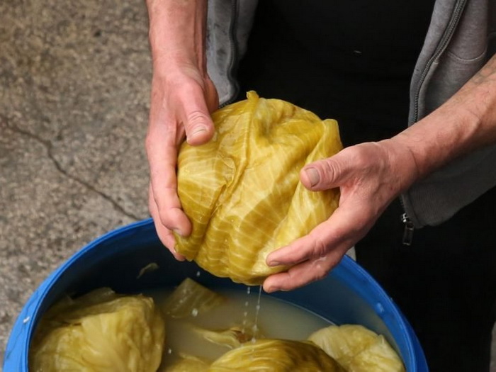 Kiseli kupus može da traje do ljeta, samo dodajte ovaj sastojak