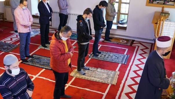 Klanjan prvi džuma namaz u bh. džamijama nakon gotovo dva mjeseca