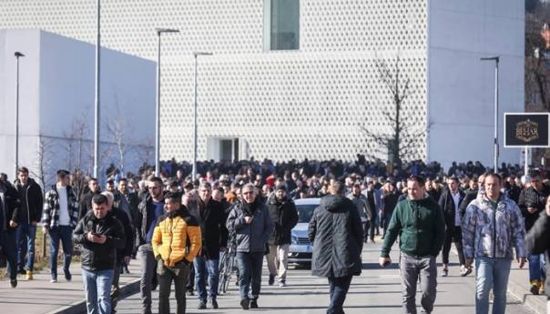 Klanjan prvi džuma-namaz u džamiji u Ljubljani