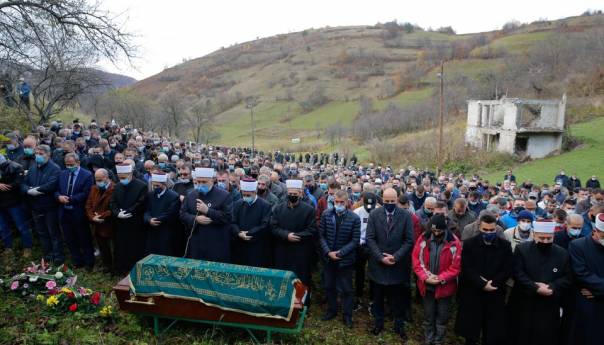 Klanjana dženaza Mirsadu Peci, kandidatu SDA za načelnika Općine Travnik
