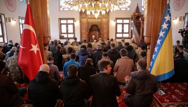 Klanjana dženaza-namaz u odsustvu za turske vojnike koji su živote položili kao šehidi u Idlibu