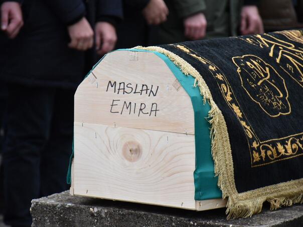 Klanjana dženaza ubijenoj Emiri Maslan
