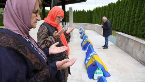 Klanjana kolektivna dženaza ubijenim civilima kod Bratunca