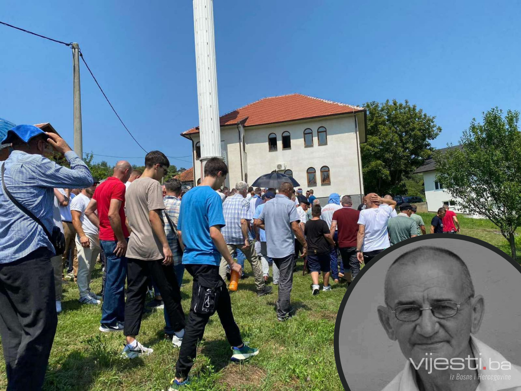 Klanjanja dženaza preminulom učesniku Marša mira