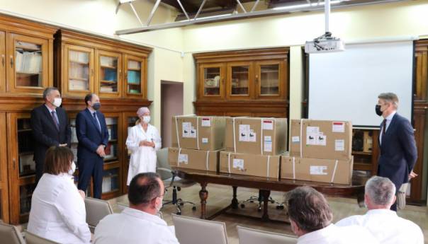 Klinički centar Univerziteta u Sarajevu dobio tri respiratora