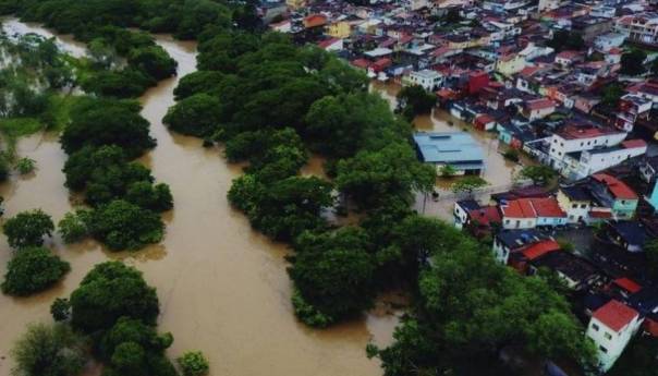 Klizišta i poplave u Brazilu, poginule najmanje 54 osobe