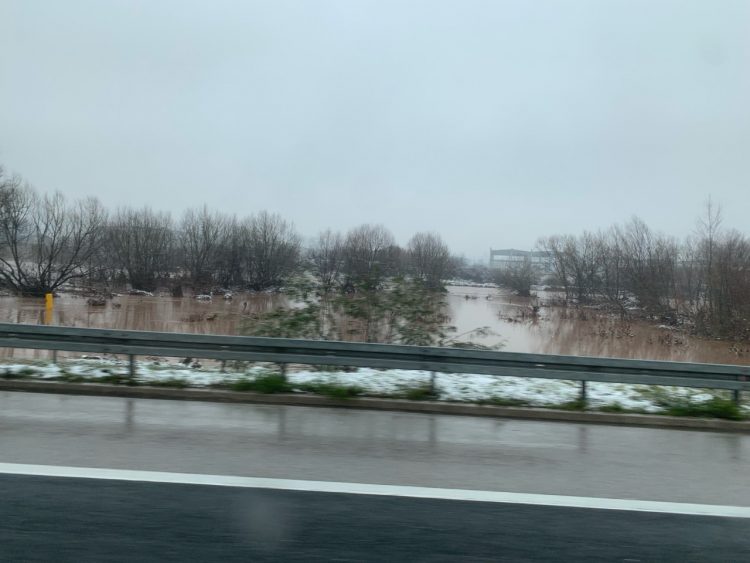 Klizište prijeti da prekine put od Sarajeva do Trnova