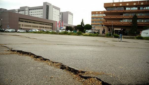 Klizište prijeti UKC-u Banja Luka: Izbilo na mjestu gdje se gradi parking od 35 miliona KM