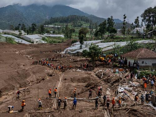 Klizište u Indoneziji odnijelo desetine života, potraga i dalje traje