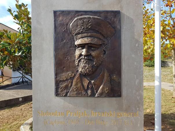 Klub Bošnjaka HNK-a zatražio uklanjanje spomenika Praljku