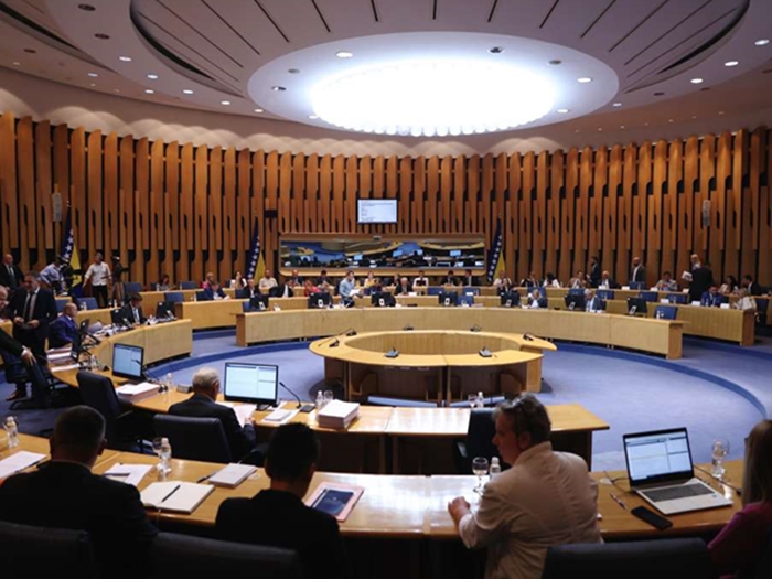 Klub Bošnjaka jedinstven: Ovo je provokacija, ili skinite tačku ili nema sjednice